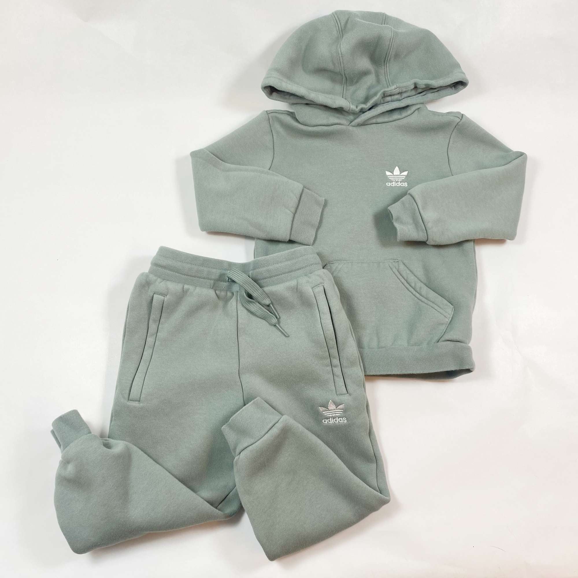 Completo trefoil hoodie best sale