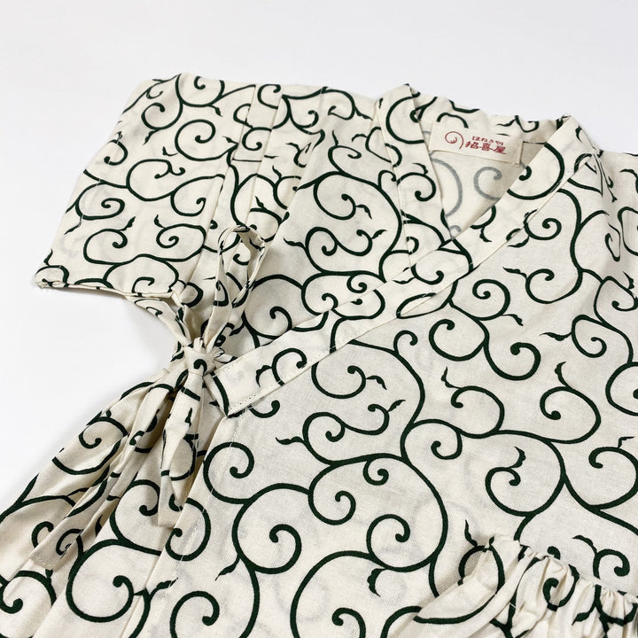 Ecrufarbenes Kimono-Set mit dunkelgrünem Aufdruck 95/15kg