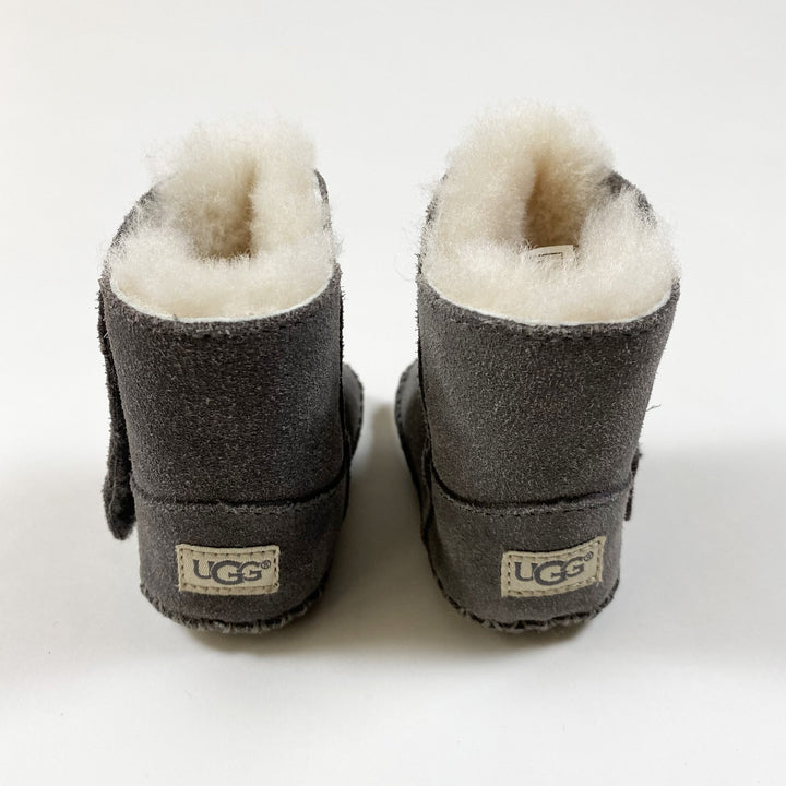 UGG grauer Caden klassischer Stiefel aus Wildleder 0/1 0-6M