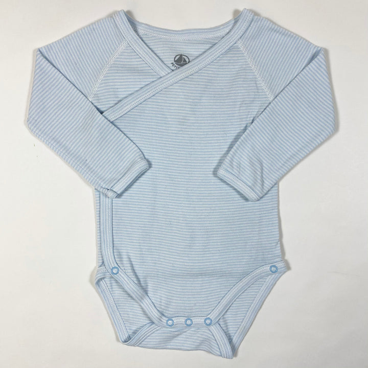 Petit Bateau babyblauer Wickelbody 6M/67