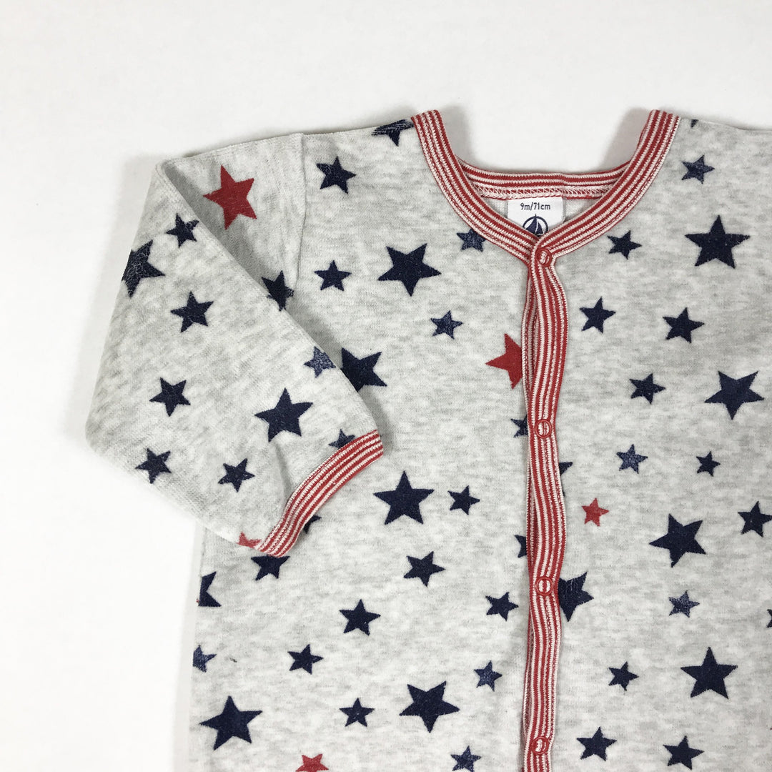 Petit Bateau grauer Pyjama mit Sternendruck und Füssen 9M/71